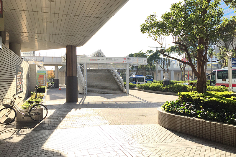 ③左折後、そのまま直進します。